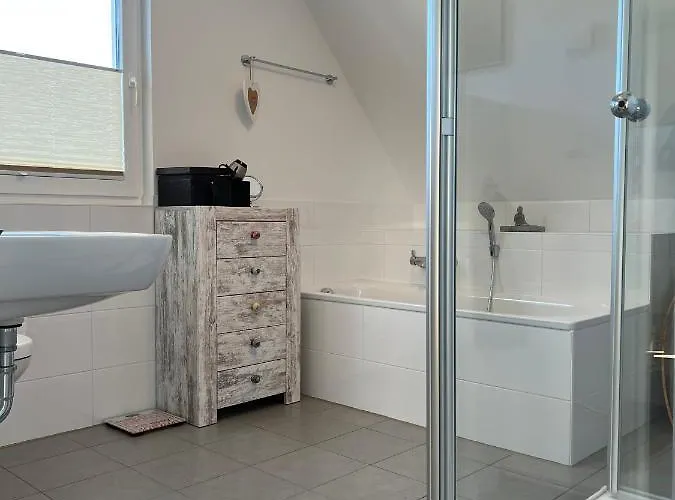 Luisa شاربوتس